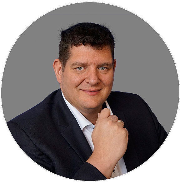 Oliver_Koelsch.jpeg  